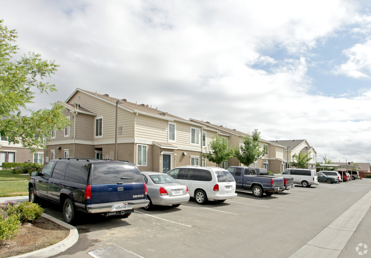 Building Photo - Lozano Vista Apartments