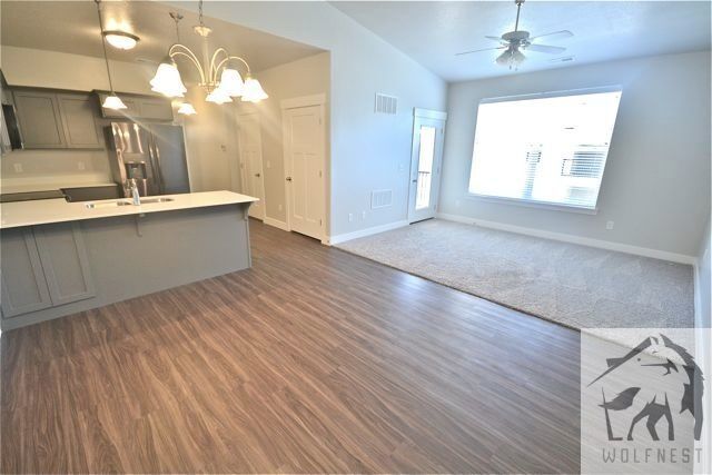 Foto del edificio - 14672 Bloom Dr