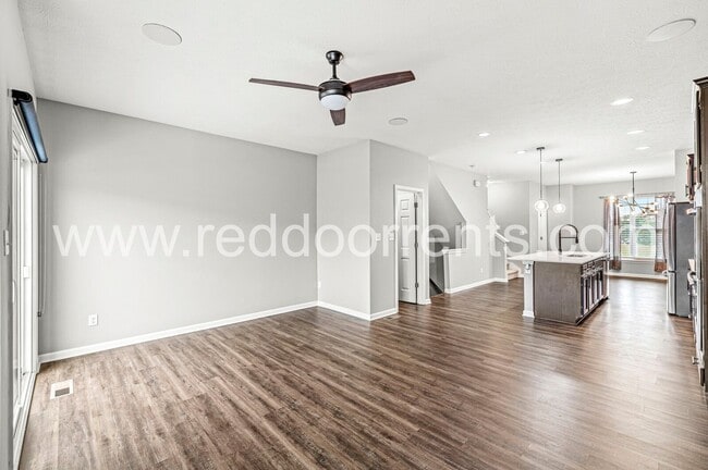 Foto del edificio - Bright & Modern 2-Bed, 2.5-Bath Townhome |...