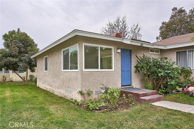 Building Photo - 443 E 234th Walk