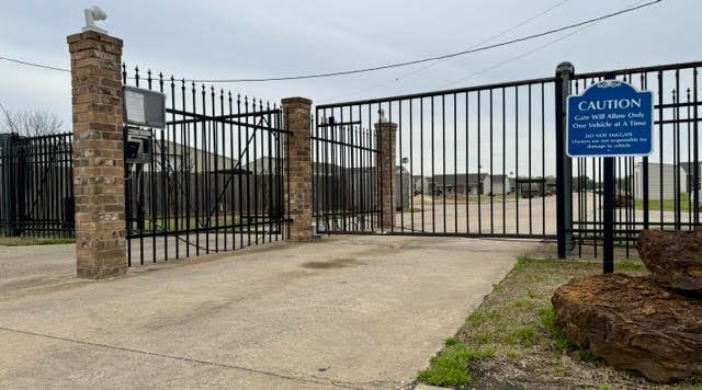 Building Photo - 626 Fieldstone Ln