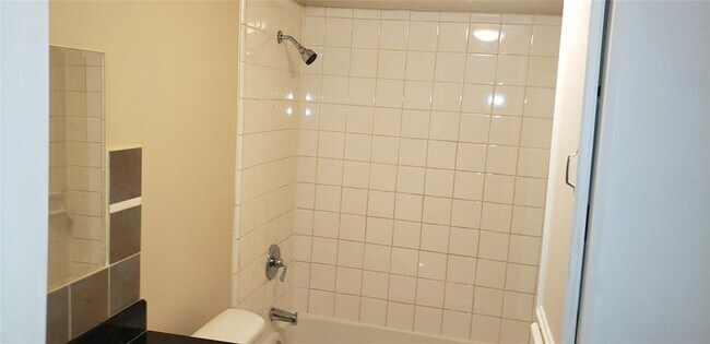 Building Photo - 4410 Engleford St