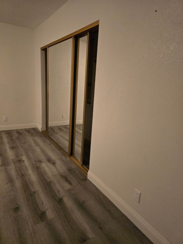 Foto del edificio - 706 W Orangethorpe Ave