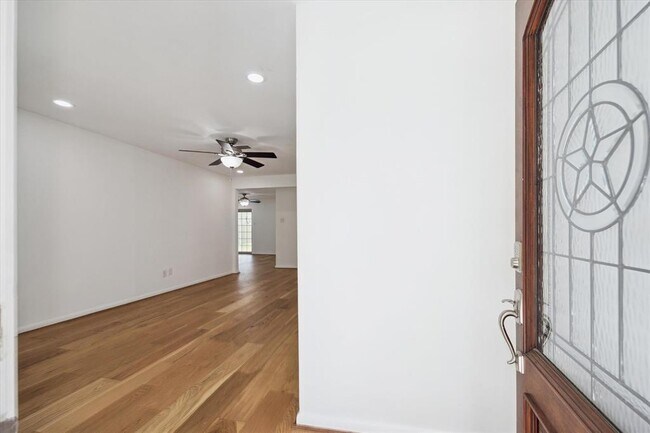 Foto del edificio - 5602 Hialeah Dr