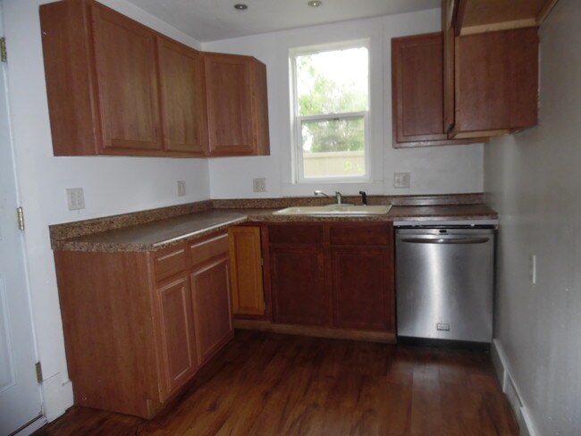 Building Photo - 3306 3rd St