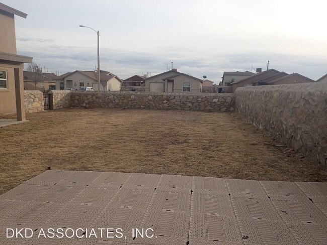 Foto del edificio - 427 Winter Spring Pl