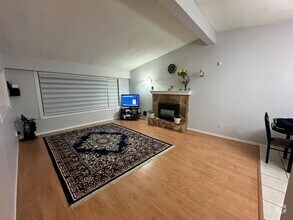 Building Photo - 2111 Sherwood Crescent