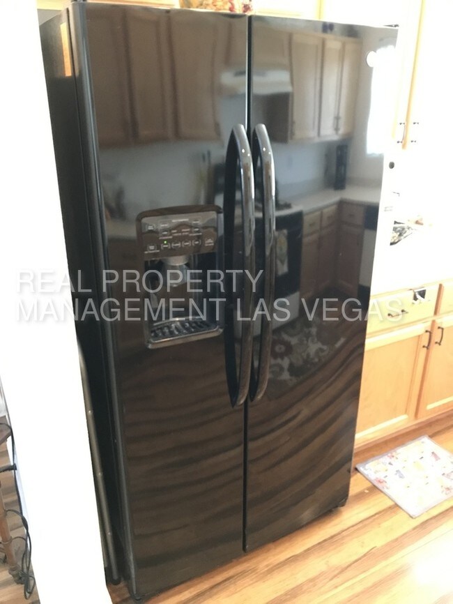 Building Photo - MOUNTAINS EDGE 4BD/3BA! GATED/POOL/SPA!