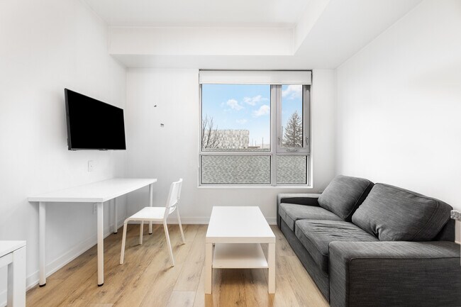 Photo du bâtiment - 1800 Simcoe St N