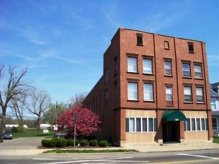 Foto principal - 136 E Main St