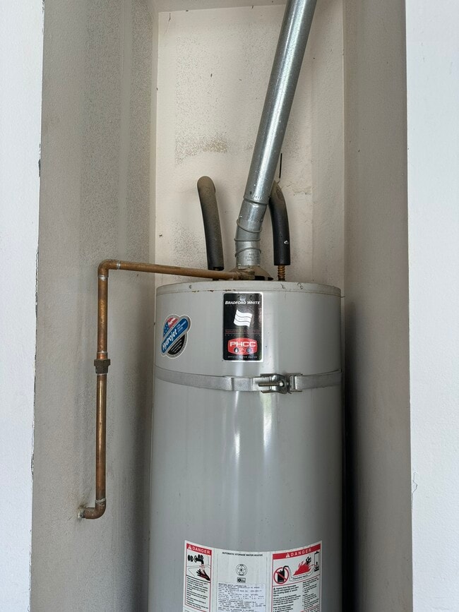 Building Photo - 19651 Grand Ave