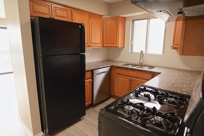 Foto del edificio - 3652 W 119th St