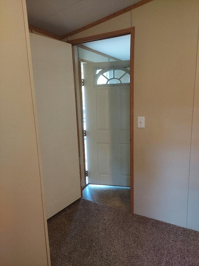 Building Photo - 122 Rd 3050