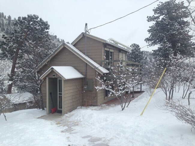 Foto del edificio - 136 Floyd Hill Way