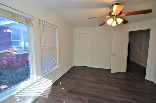 Foto del edificio - 1517 Bonnie Brae St