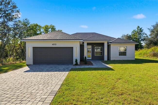 Foto del edificio - 4572 SW 149th St
