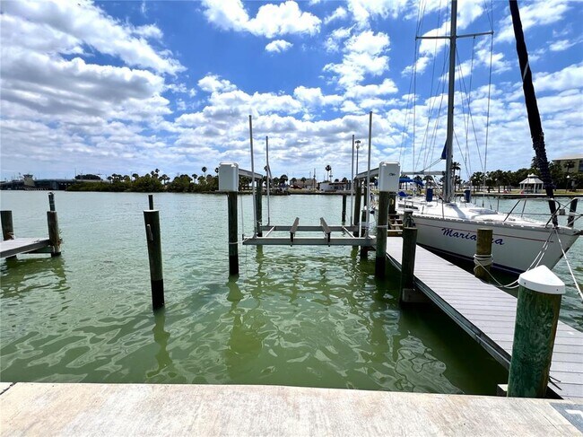 Building Photo - 345 Medallion Blvd