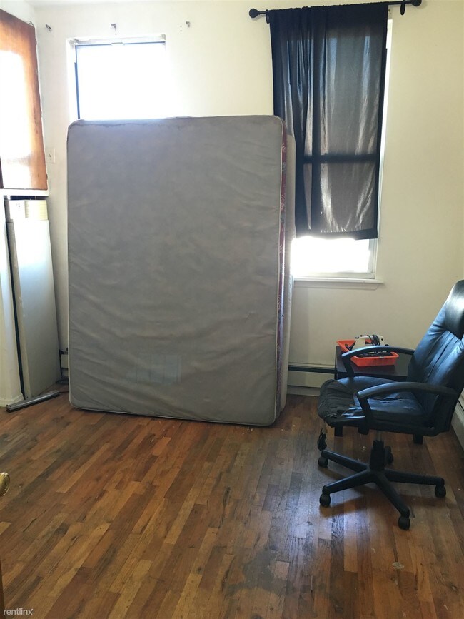 Foto del edificio - 687 Park Ave