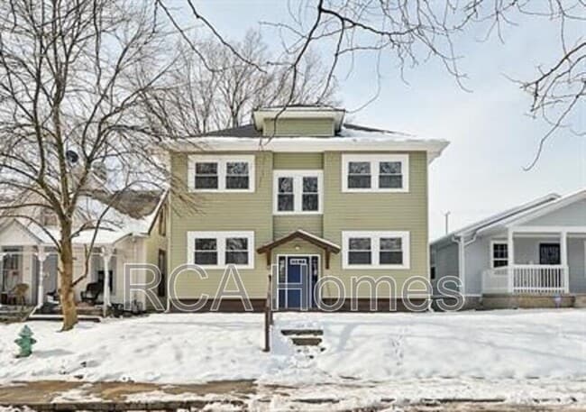 Building Photo - 412 N Bradley Ave