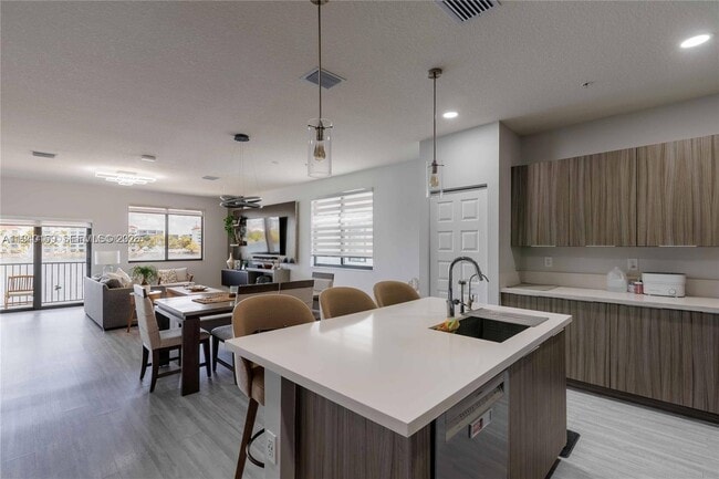 Foto del edificio - 4714 NW 84th Ct