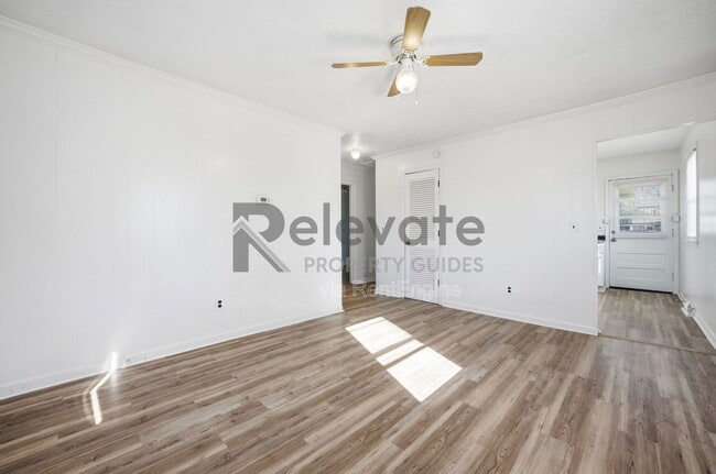 Building Photo - 319 Britton St