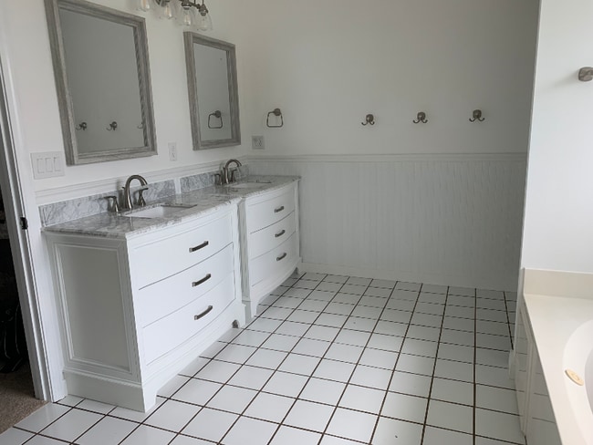 Building Photo - 409 Ridge Wood Cir
