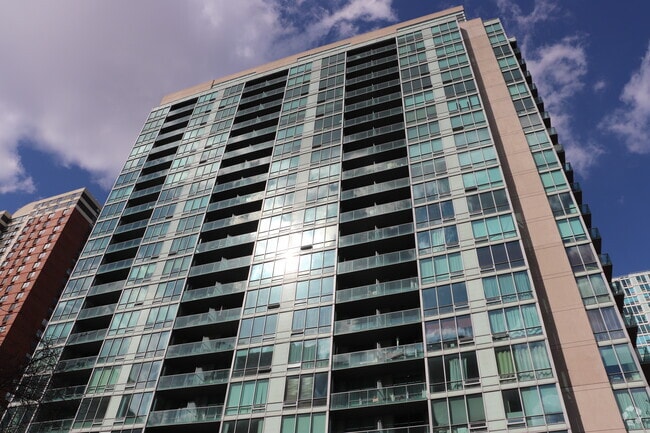 Building Photo - 20 Newport Pkwy