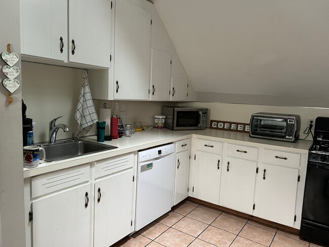 Photo - 11 Arbor St Apartment