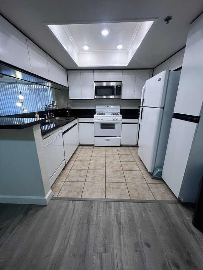 Building Photo - Casa El Cerrito