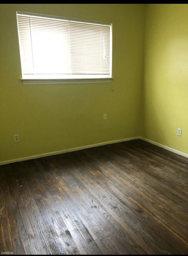 Foto del edificio - 3 br, 2.5 bath House - 15262 E 13 Mile Rd