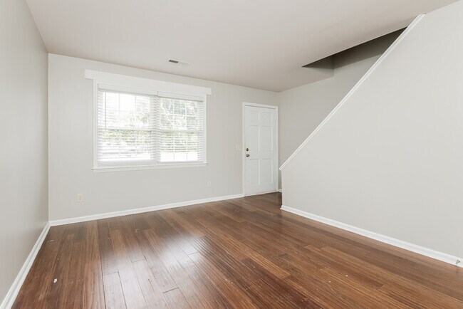 Foto del edificio - 1317 Mathis Ferry Rd