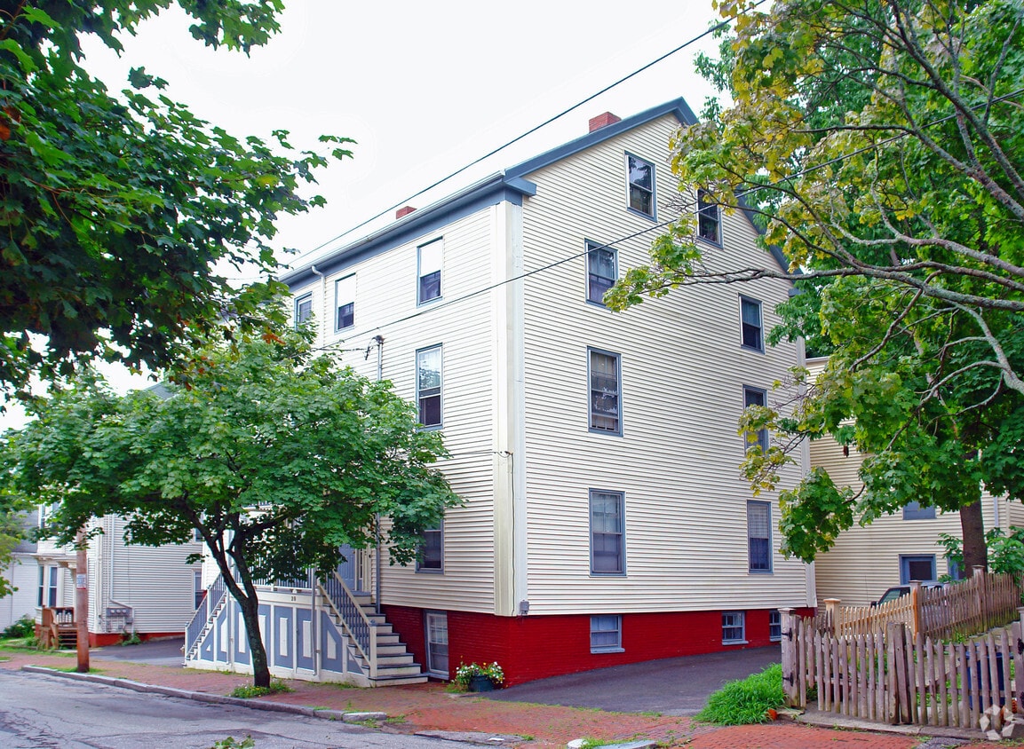 1820 Munjoy St, Portland, ME 04101 Apartments in Portland, ME