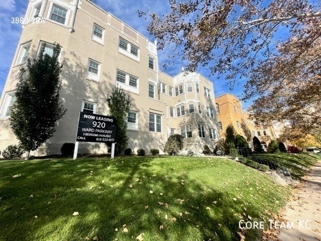 Foto principal - Gorgeous 3 Bedroom in Heart of West Plaza