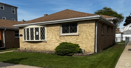 Building Photo - 1324 Circle Ave