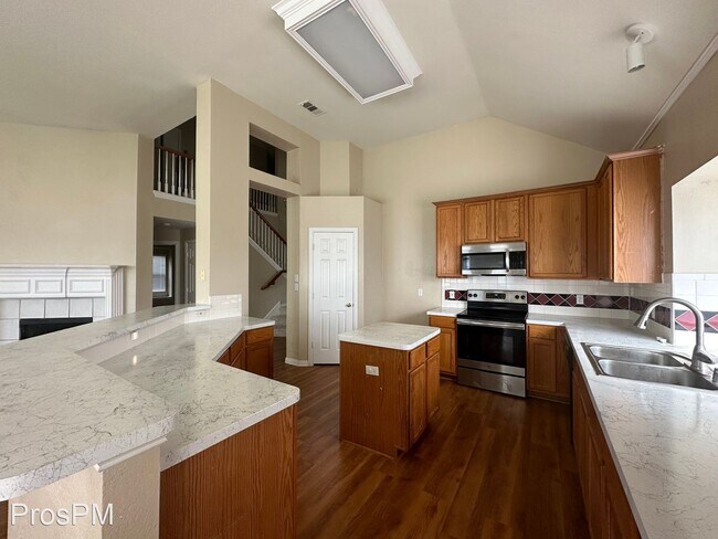 Foto del edificio - 5 br, 3 bath House - 3945 Indian Oaks Ln