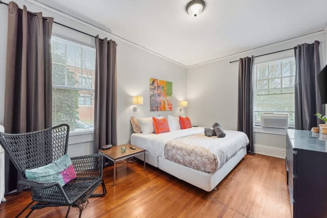 Foto del edificio - 536 Hawthorne Ln