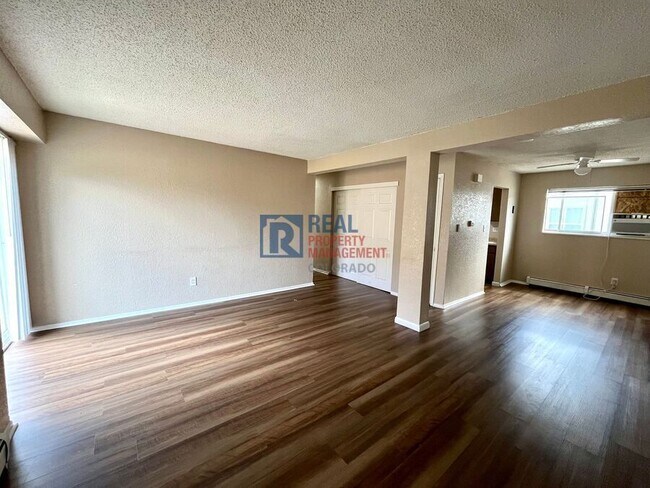 Building Photo - 4340 Loomis Ave