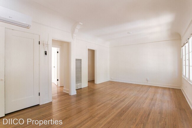 Foto del edificio - 1 br, 1 bath Apartment - 201 S Arnaz Drive...