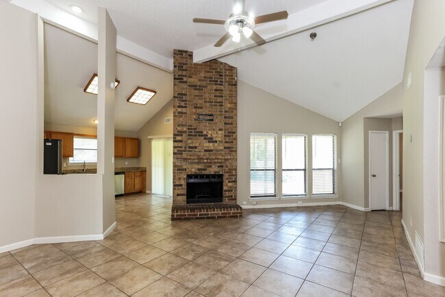 Foto del edificio - 6328 Canyon Cir