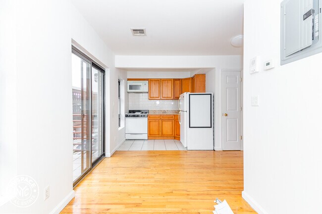 Foto del edificio - 120 Leonard St