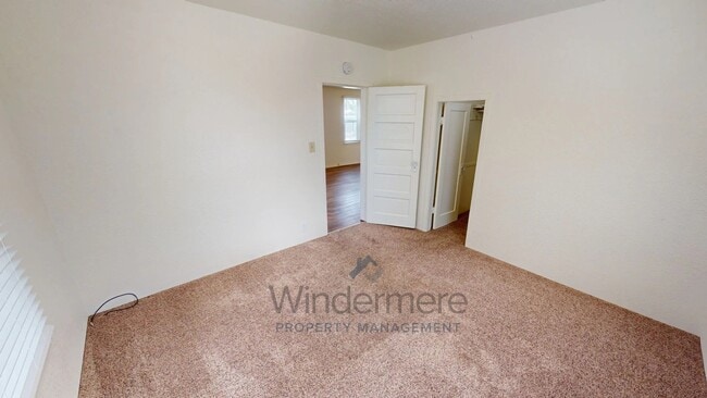 Building Photo - 3rd943