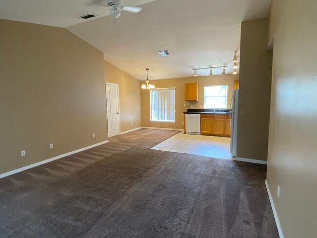 Foto del edificio - Pool Home for Rent