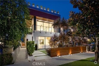 Building Photo - 604 Acacia Ave