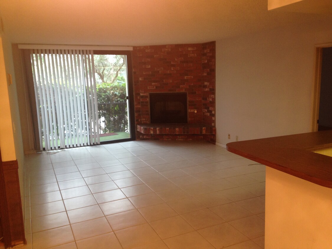 Living Room - 8145 Redlands St