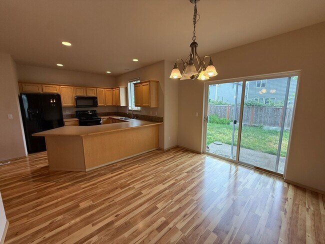 Building Photo - 3Bd/2.5Ba Maple Valley Home