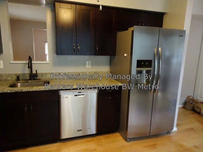 Foto del edificio - 8139 Londonderry Ct