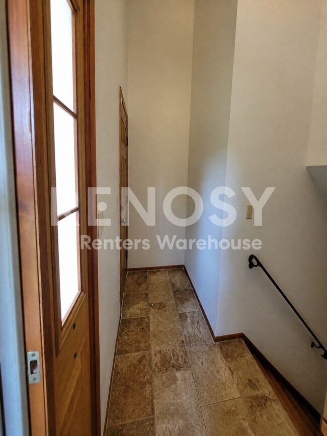Foto del edificio - 5408 Creekview Ln-