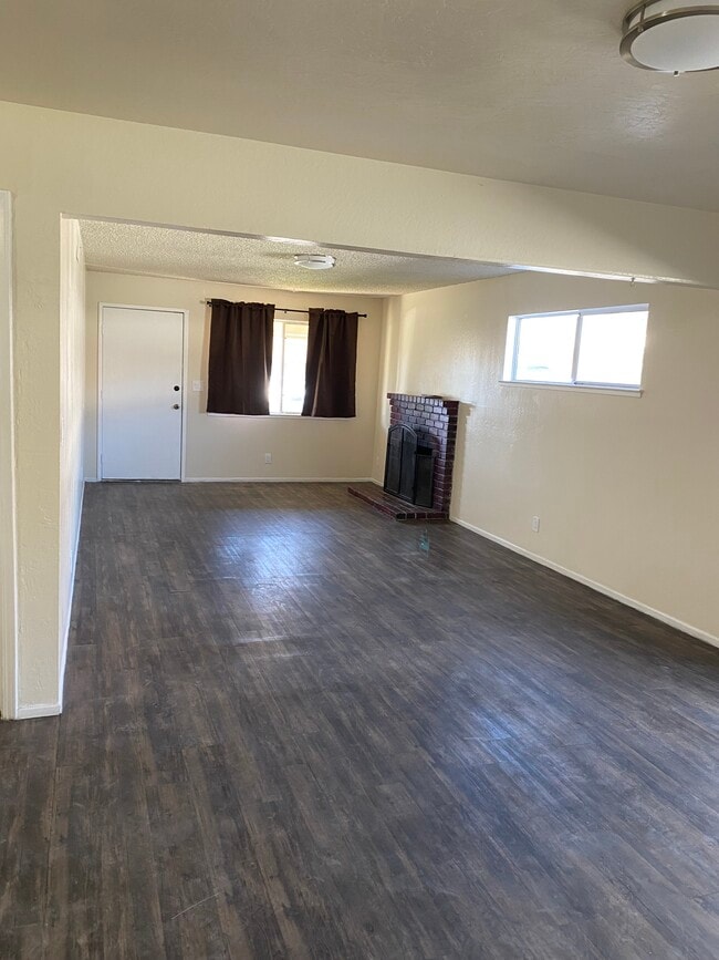 Building Photo - 2713 El Caprice Dr