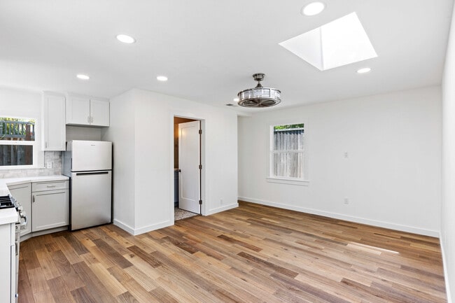 Foto del edificio - 616 Redwood Ave