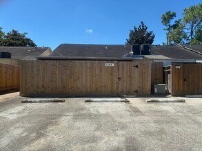 Building Photo - 12819 Lima Dr